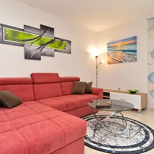 Mala Vala 925 - Adapted Apartmán